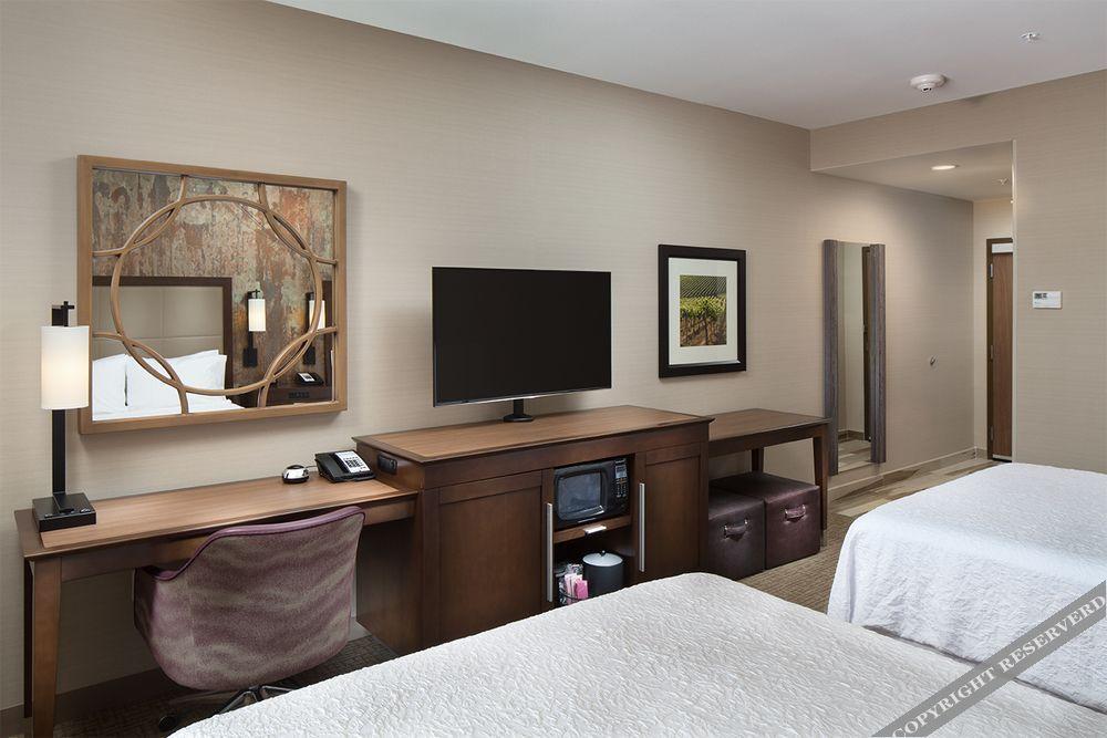 Hampton & Temecula Hotel Murrieta